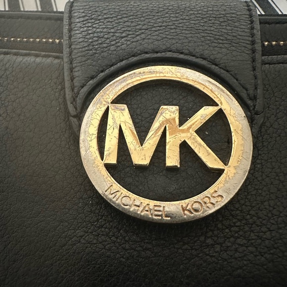 Michael Kors Black Pebble Crossbody Bag - Picture 3 of 7